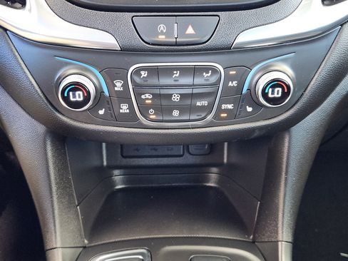Used 2024 Chevrolet Equinox LT AWD/4WD image 20