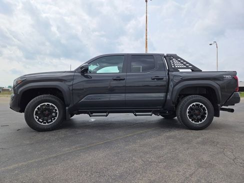 New 2026 Toyota Tacoma TRD Off-Road AWD/4WD image 19