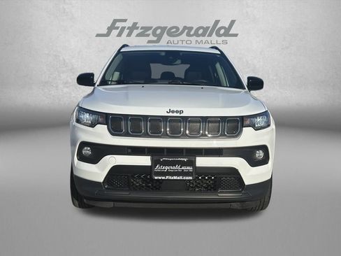 Used 2022 Jeep Compass Latitude image 3