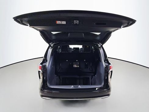 New 2026 Toyota Sienna Platinum AWD/4WD image 24