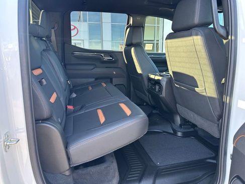 Used 2025 GMC Sierra 1500 AT4 image 15