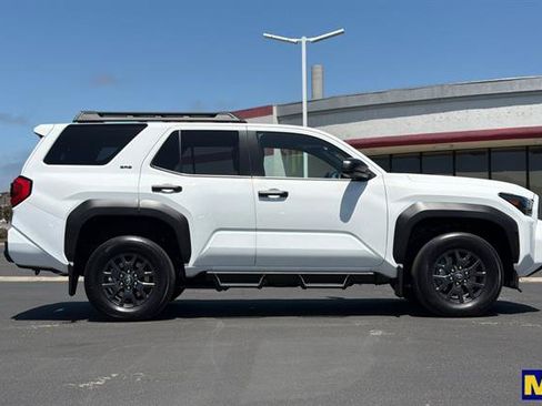 Used 2025 Toyota 4Runner SR5 AWD/4WD image 3