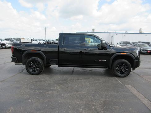 Certified 2024 GMC Sierra 3500 AT4 w/ AT4 Premium Plus Package AWD/4WD image 4