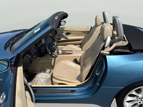 Used 2003 BMW Z4 2.5i RWD image 9