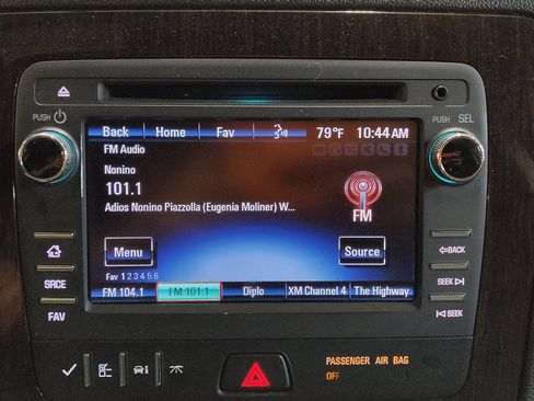 Used 2017 Chevrolet Traverse LT w/ Style and Technology Package FWD image 25