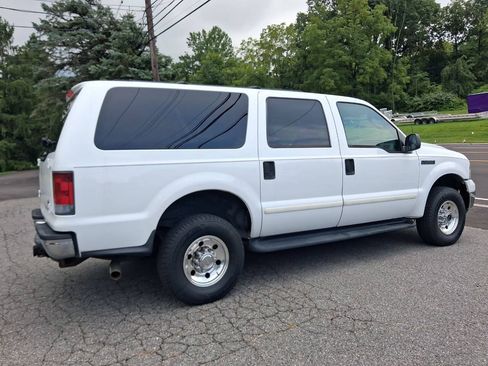 Used 2005 Ford Excursion XLT AWD/4WD image 9