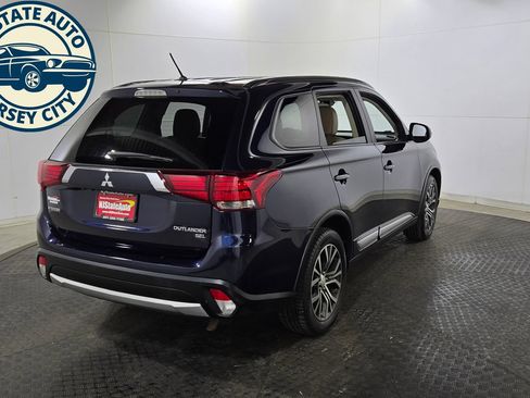 Used 2016 Mitsubishi Outlander SEL AWD/4WD image 7