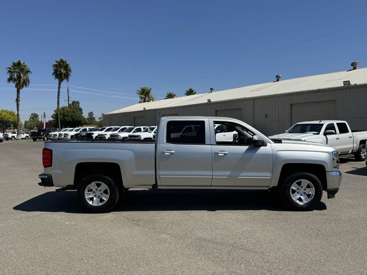 Used 2018 Chevrolet Silverado 1500 LT w/ All Star Edition AWD/4WD image 11