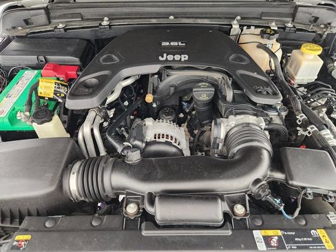 Used 2021 Jeep Gladiator Rubicon AWD/4WD image 32