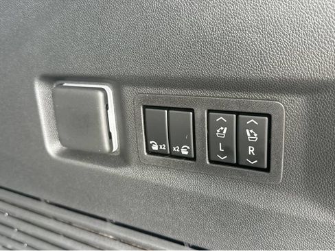 New 2026 GMC Yukon AT4 w/ AT4 Premium Plus Package AWD/4WD image 32