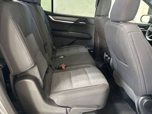 Used 2025 GMC Acadia Elevation image 36