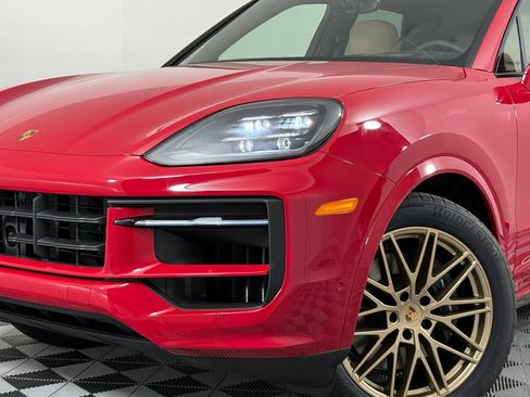 Certified 2026 Porsche Cayenne AWD/4WD image 11