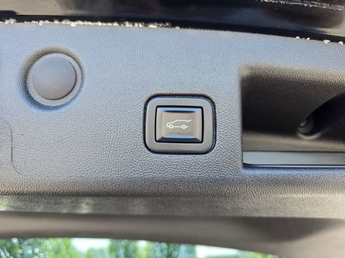 Used 2022 Chevrolet Equinox LT AWD/4WD image 11