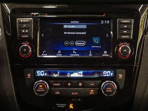 Used 2022 Nissan Rogue Sport SV image 15