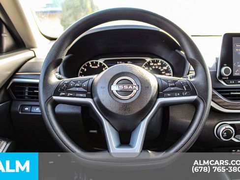 Used 2025 Nissan Altima 2.5 SV FWD image 23