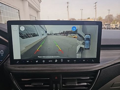 Used 2025 Ford Escape Platinum w/ Premium Technology Package image 16