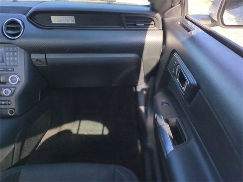 Used 2016 Ford Mustang Coupe image 16