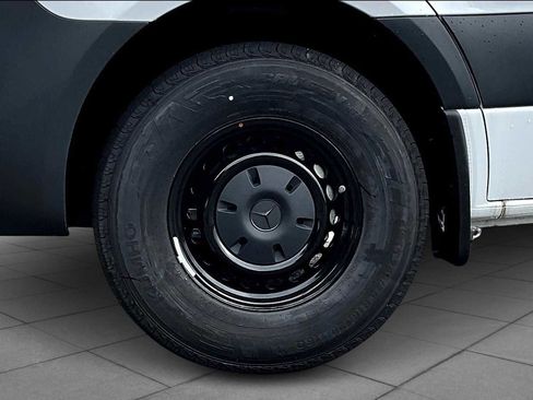 New 2025 Mercedes-Benz Sprinter 2500 image 17