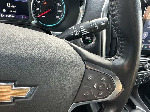 Used 2022 Chevrolet Traverse LT image 34
