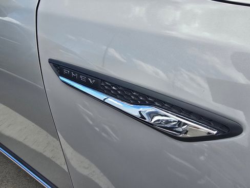 Used 2024 MAZDA CX-90 Plug-In Hybrid w/ Premium Pkg image 18