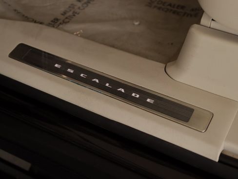 New 2025 Cadillac Escalade Premium Luxury Platinum image 27