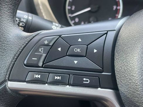 Used 2025 Nissan Sentra SV FWD image 21