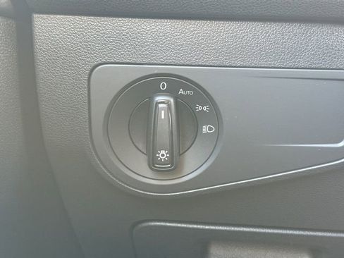 Used 2024 Volkswagen Tiguan S image 41