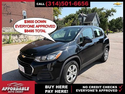 Used 2019 Chevrolet Trax LS FWD image 1