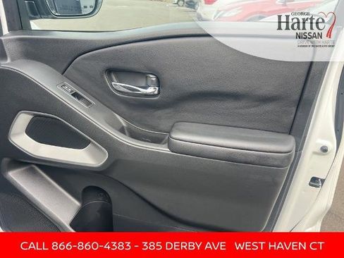 Certified 2025 Nissan Frontier SV image 25