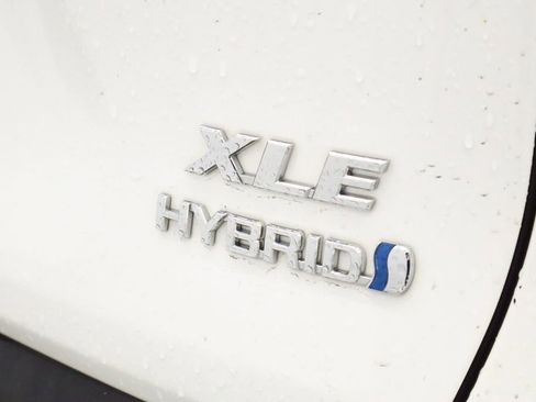 Used 2022 Toyota RAV4 XLE w/ Convenience Package AWD/4WD image 19