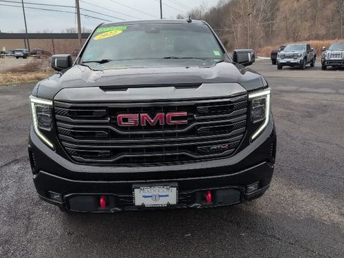 Used 2022 GMC Sierra 1500 AT4 AWD/4WD image 2