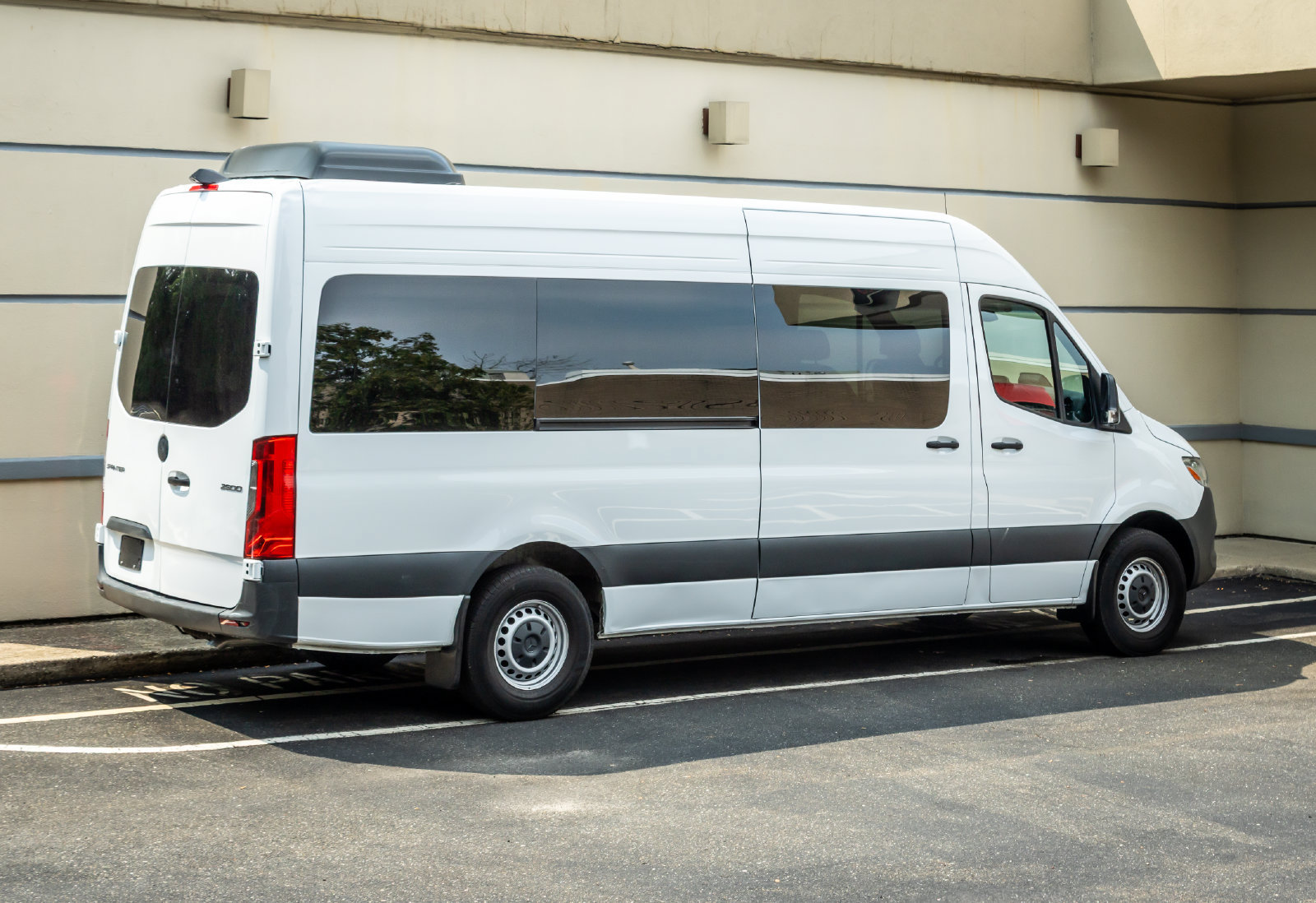 Used 2025 Mercedes-Benz Sprinter 2500 image 8