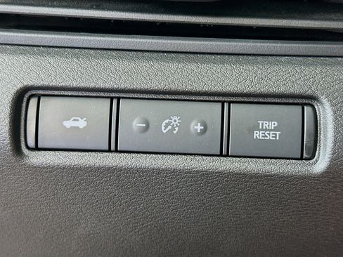 Used 2025 Nissan Altima 2.5 SV FWD image 17
