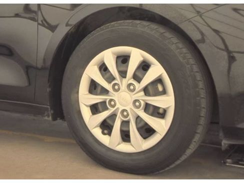 Used 2022 Kia Forte Sedan FWD image 5
