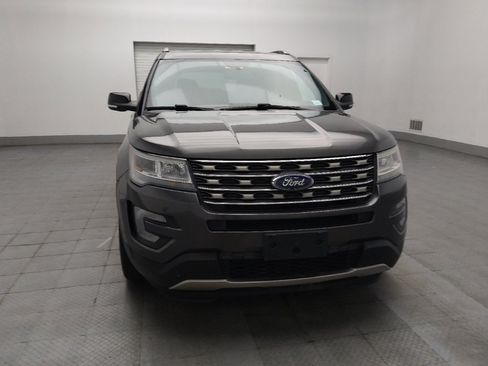Used 2017 Ford Explorer XLT w/ Equipment Group 202A FWD image 14