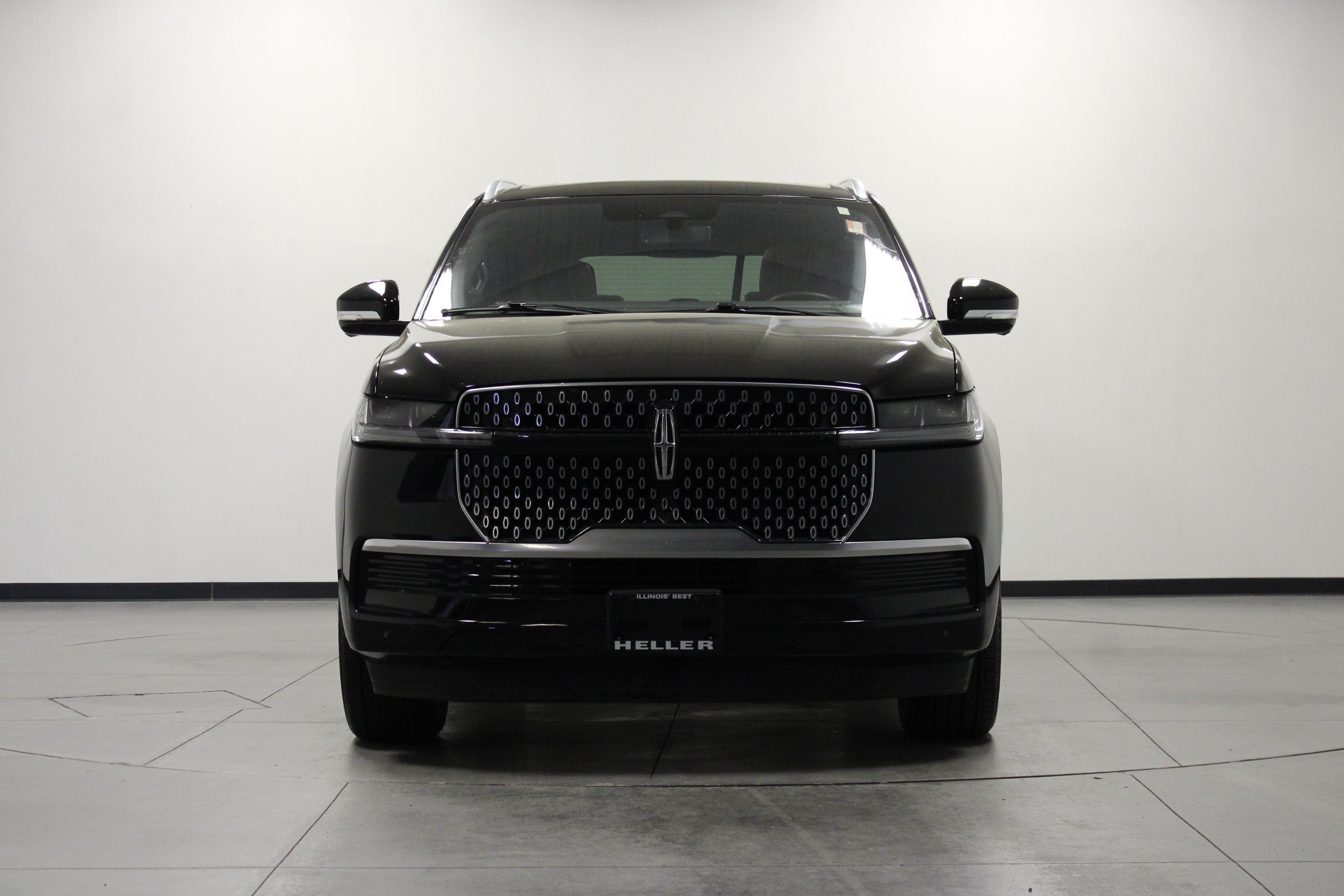 Used 2025 Lincoln Navigator Reserve AWD/4WD image 9