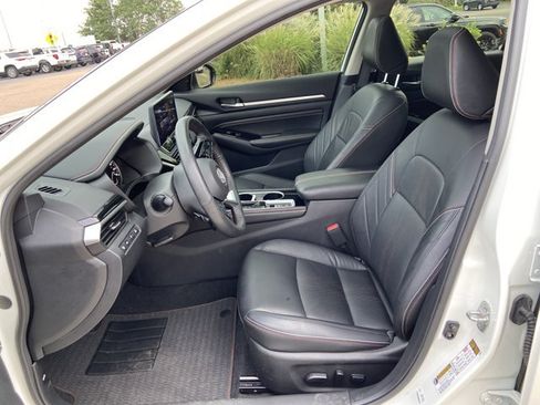 Used 2023 Nissan Altima 2.0 SR FWD image 34