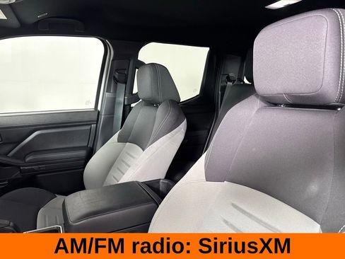 Used 2025 Toyota Tacoma TRD Sport AWD/4WD image 11