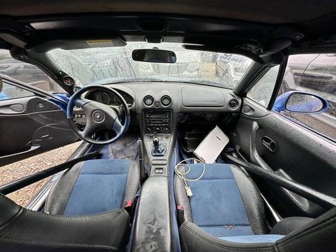 Used 1999 MAZDA MX-5 Miata RWD image 34