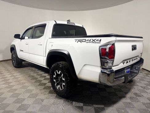 Used 2022 Toyota Tacoma TRD Off-Road AWD/4WD image 4