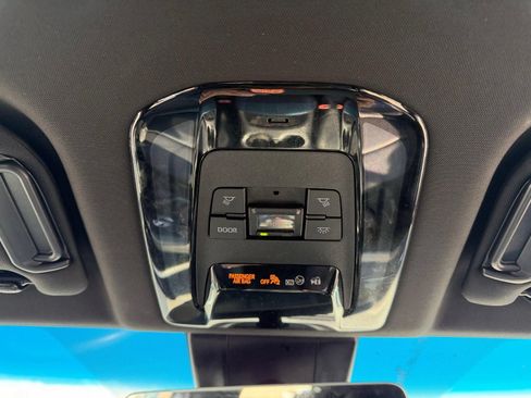 Used 2024 Toyota Venza Nightshade AWD/4WD image 23