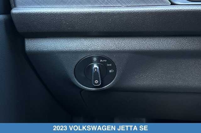 Used 2023 Volkswagen Jetta SE w/ Panoramic Sunroof Package FWD image 29