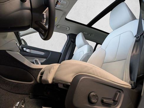 New 2026 Volvo XC40 B5 Plus w/ Protection Package Premier image 4