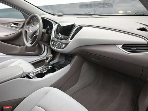 Used 2021 Chevrolet Malibu LS FWD image 25