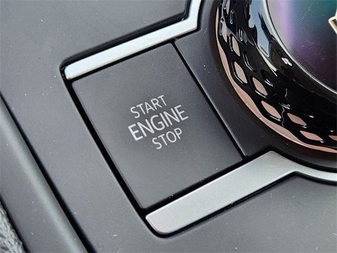 New 2026 Volkswagen Tiguan SE image 19