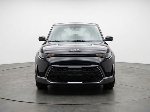 Used 2025 Kia Soul LX w/ LX Technology Package FWD image 2