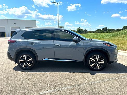 Used 2023 Nissan Rogue Platinum w/ Platinum Premium Package FWD image 9