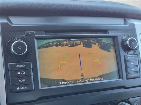 Used 2019 Nissan Titan SV w/ SV Convenience Package RWD image 13