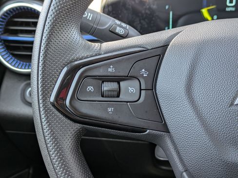 Used 2025 Chevrolet Trax LT w/ LPO, Blackout Package image 14