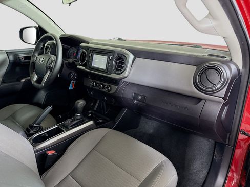 Used 2016 Toyota Tacoma SR5 w/ Towing Package image 29